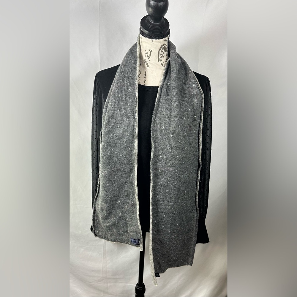 Elegant Charcoal Wool Scarf